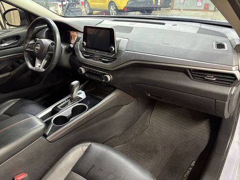 Used 2023 Nissan Altima 2.5 SR image 18