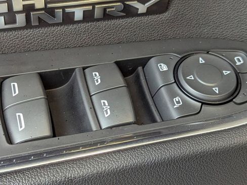 Used 2022 Chevrolet Silverado 1500 High Country w/ Z71 Off-Road Package image 13