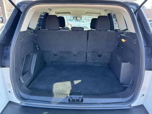 Used 2019 Ford Escape SE image 6