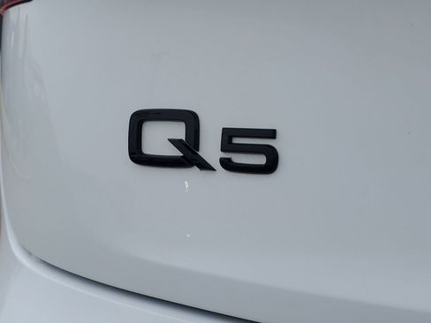 Used 2024 Audi Q5 2.0T Premium w/ Summer of Audi Package AWD/4WD image 7