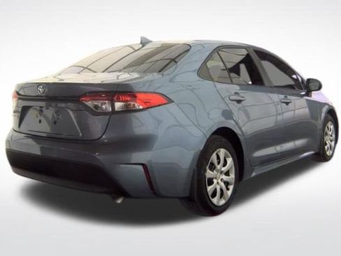 Used 2025 Toyota Corolla LE FWD image 2