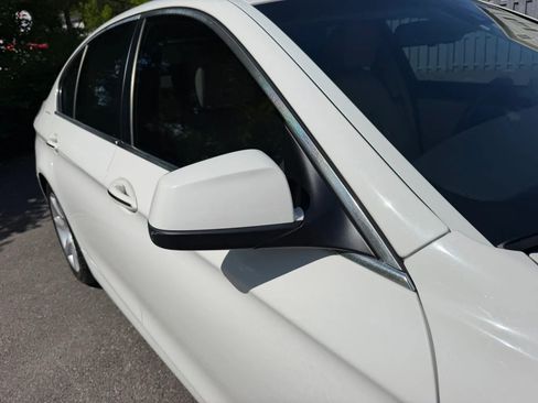 Used 2011 BMW 550i xDrive Sedan AWD/4WD image 8