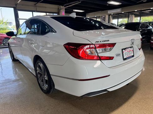 Used 2018 Honda Accord EX image 5