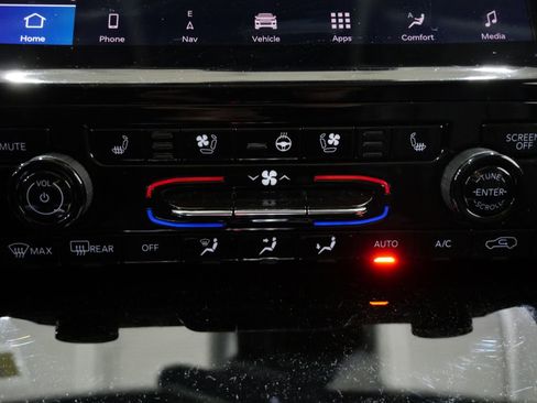 Used 2022 Jeep Grand Cherokee L Limited w/ Luxury Tech Group II image 19