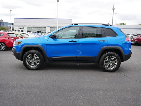 Used 2019 Jeep Cherokee Trailhawk w/ Cold Weather Group AWD/4WD image 4