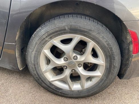 Used 2020 Chrysler Pacifica Touring-L FWD image 12