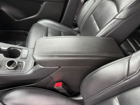 Used 2023 Cadillac XT4 Premium Luxury image 14