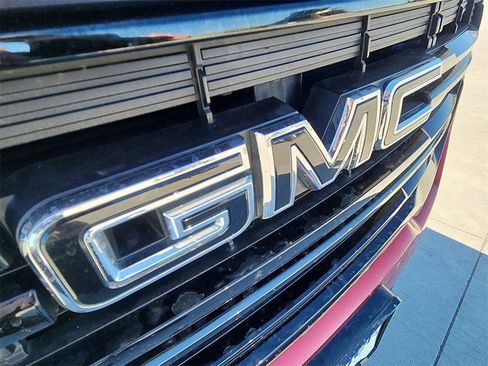 Used 2023 GMC Acadia SLE w/ Driver Convenience Package image 30