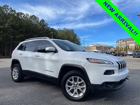 Used 2017 Jeep Cherokee Latitude w/ Comfort/Convenience Group image 1