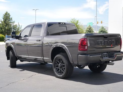 Used 2025 RAM 2500 Limited AWD/4WD image 3