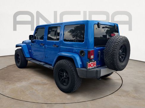 Used 2015 Jeep Wrangler Unlimited Sahara w/ Connectivity Group AWD/4WD image 8