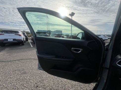 Used 2025 Kia K4 LXS image 20