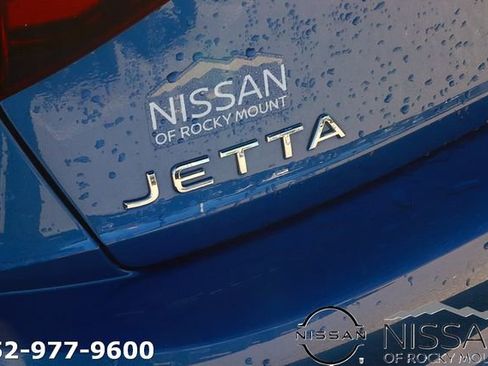 Used 2024 Volkswagen Jetta SE FWD image 9