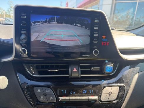 Used 2021 Toyota C-HR LE image 4