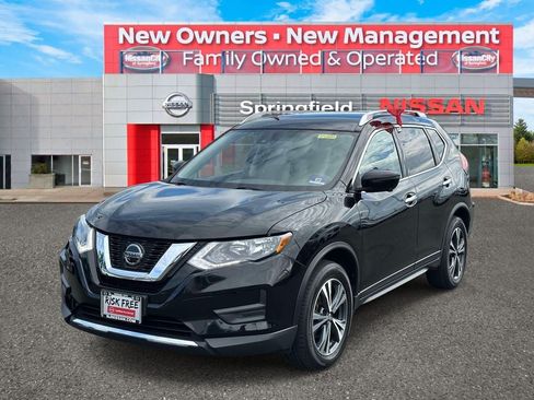 Used 2019 Nissan Rogue SV w/ Premium Package AWD/4WD image 2