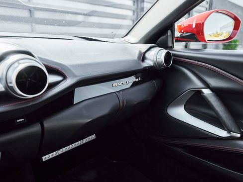 Used 2020 Ferrari 812 Superfast RWD image 68