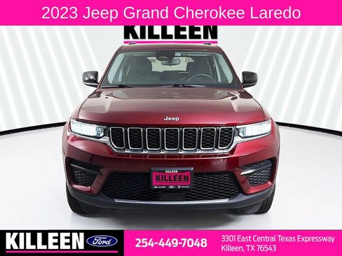 Used 2023 Jeep Grand Cherokee Laredo AWD/4WD image 2