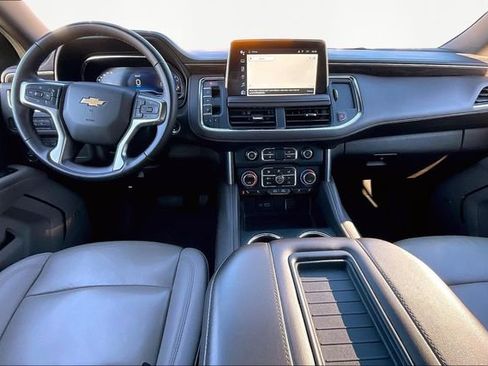 Used 2024 Chevrolet Suburban LT image 7