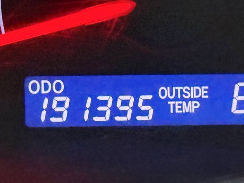 Used 2011 Toyota Camry LE image 14