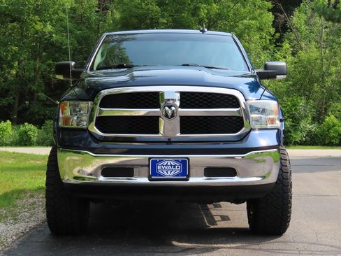 Used 2020 RAM 1500 Classic SLT w/ Luxury Group AWD/4WD image 16