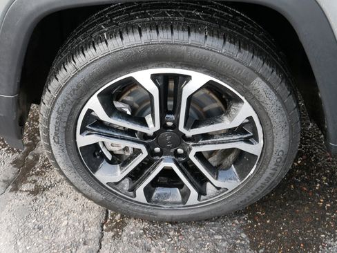 Used 2023 Jeep Compass Limited image 15