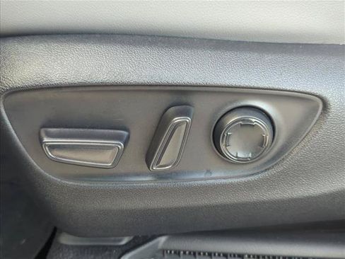 Certified 2022 Toyota Sienna XLE w/ XLE Plus Package FWD image 10