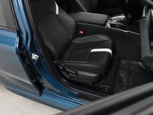 Used 2025 Toyota Camry Hybrid image 15