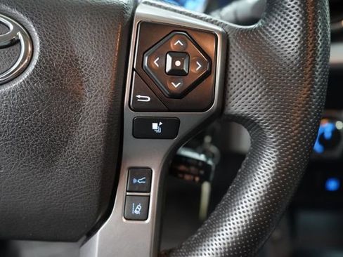 Used 2022 Toyota Tacoma SR5 AWD/4WD image 19