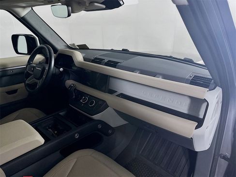 Used 2020 Land Rover Defender 110 S image 32