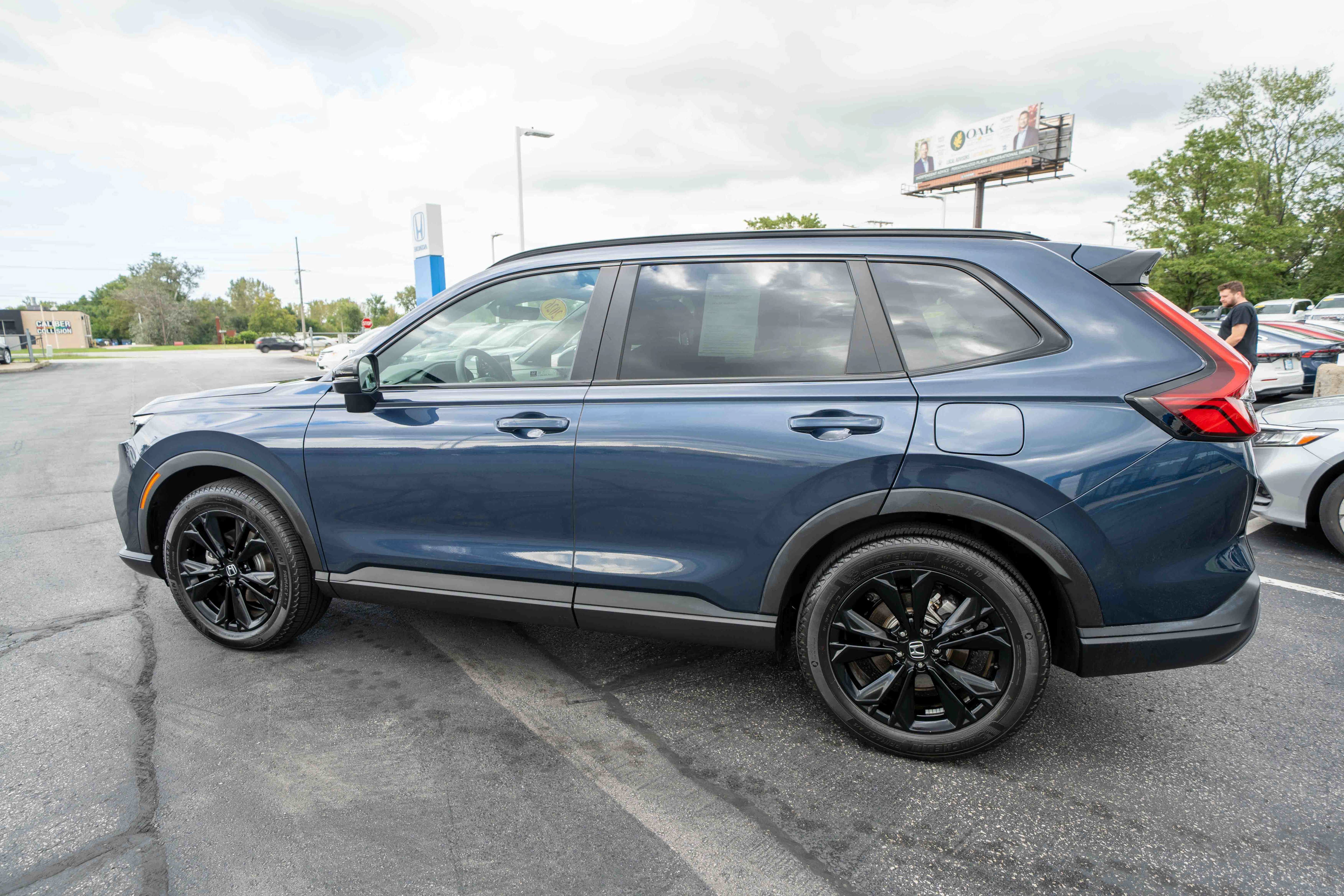 Used 2026 Honda CR-V Sport Touring image 4