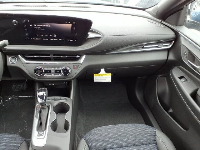 New 2026 Buick Envista Sport Touring FWD image 17
