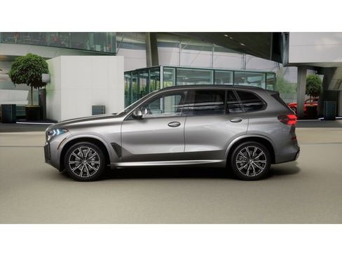 New 2026 BMW X5 xDrive40i w/ M Sport Package AWD/4WD image 4