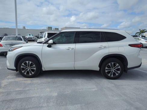 Used 2020 Toyota Highlander XLE image 5