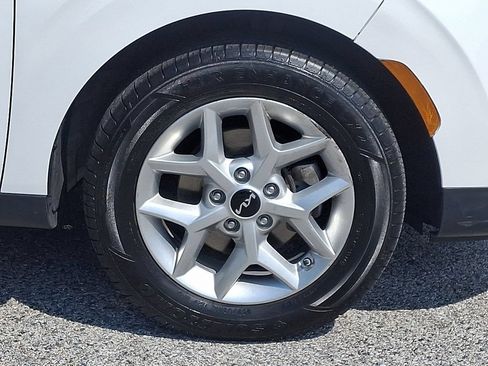Used 2023 Kia Soul LX w/ Option Group 015 FWD image 11