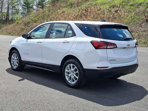 Used 2023 Chevrolet Equinox LS image 4