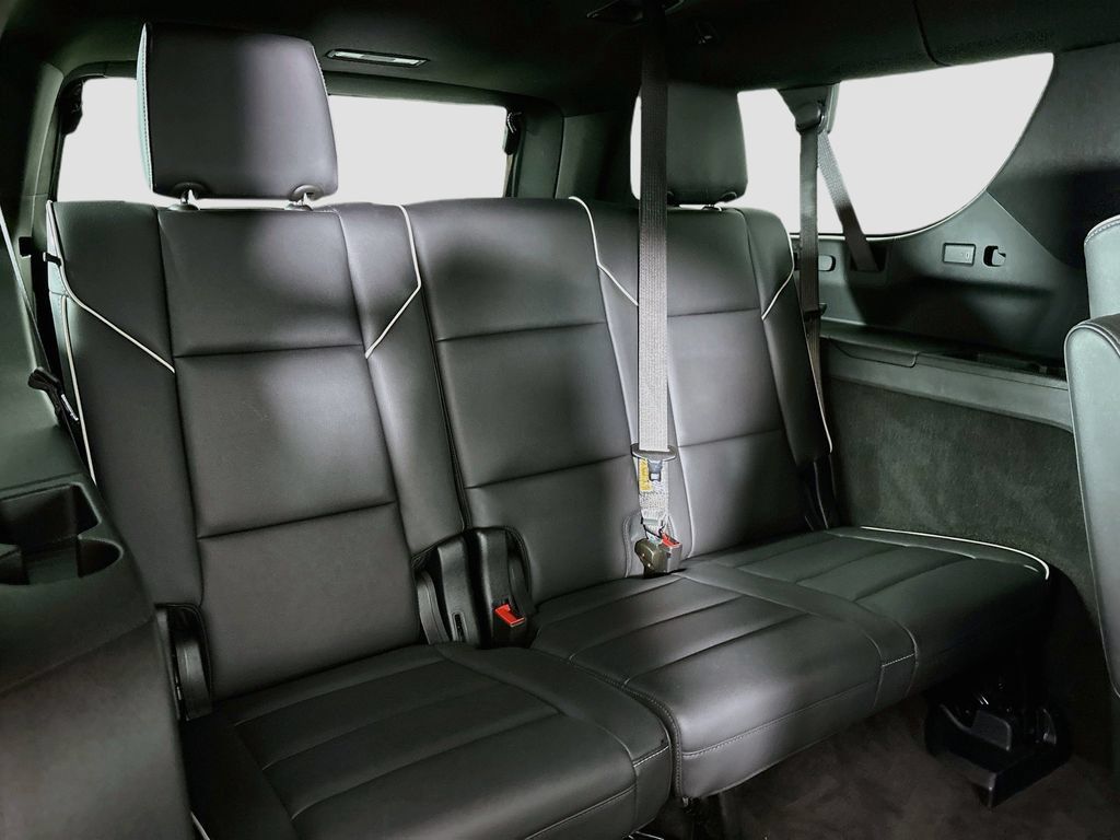 Used 2025 Cadillac Escalade ESV Premium Luxury w/ Touring Package AWD/4WD image 30