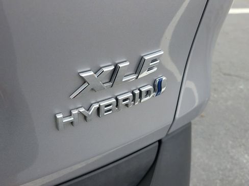 Used 2022 Toyota RAV4 XLE image 6