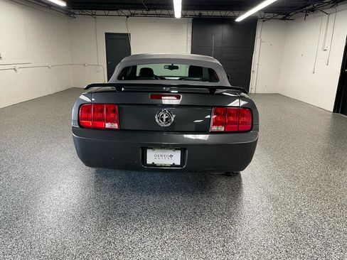 Used 2007 Ford Mustang Convertible RWD image 5