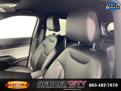 Used 2024 Jeep Compass Latitude AWD/4WD image 10