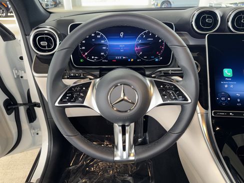 Used 2026 Mercedes-Benz GLC 300 image 21