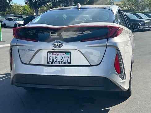 Used 2021 Toyota Prius Prime LE w/ Carpet Mat Package (TMS) FWD image 3
