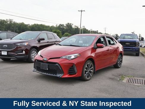 Used 2018 Toyota Corolla SE FWD image 2