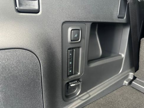 New 2025 Ford Expedition Active image 25