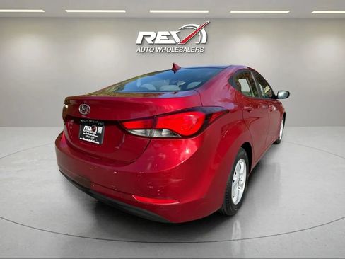 Used 2015 Hyundai Elantra SE image 38