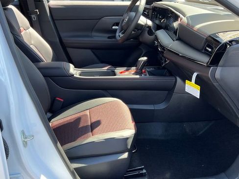 New 2026 Nissan Kicks SR FWD image 24