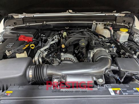 Used 2023 Jeep Gladiator Mojave w/ Cold Weather Group AWD/4WD image 29