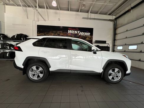 Used 2024 Toyota RAV4 XLE w/ Convenience Package image 23