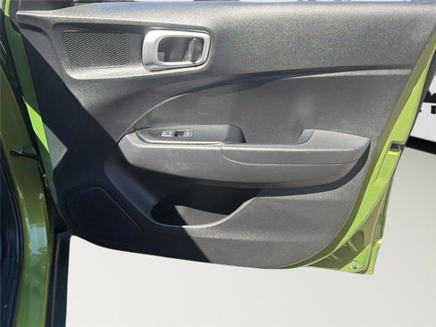 Used 2020 Hyundai Venue SEL FWD image 26