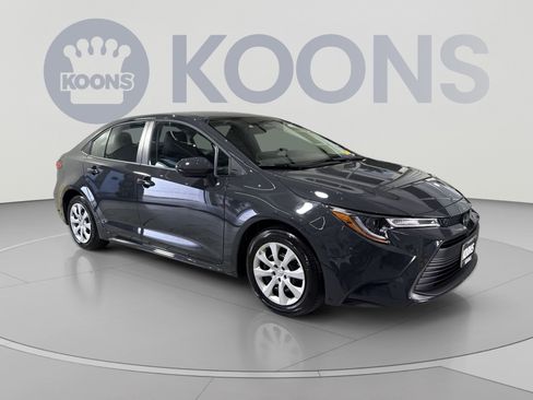 Used 2026 Toyota Corolla LE FWD image 2