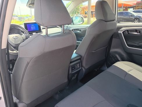 Used 2025 Toyota RAV4 XLE FWD image 13